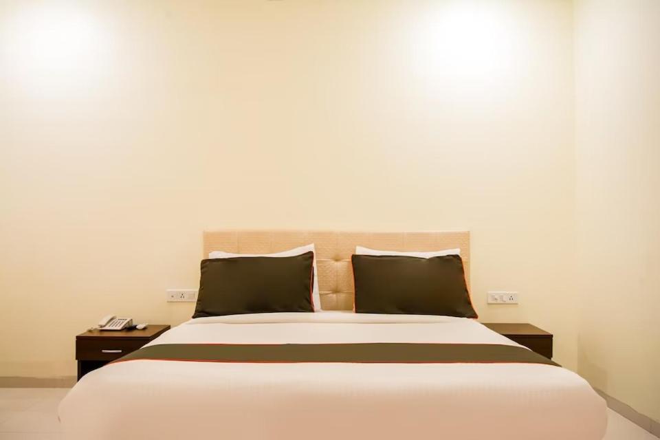 Hotel Lorven 维沙卡帕特南 外观 照片