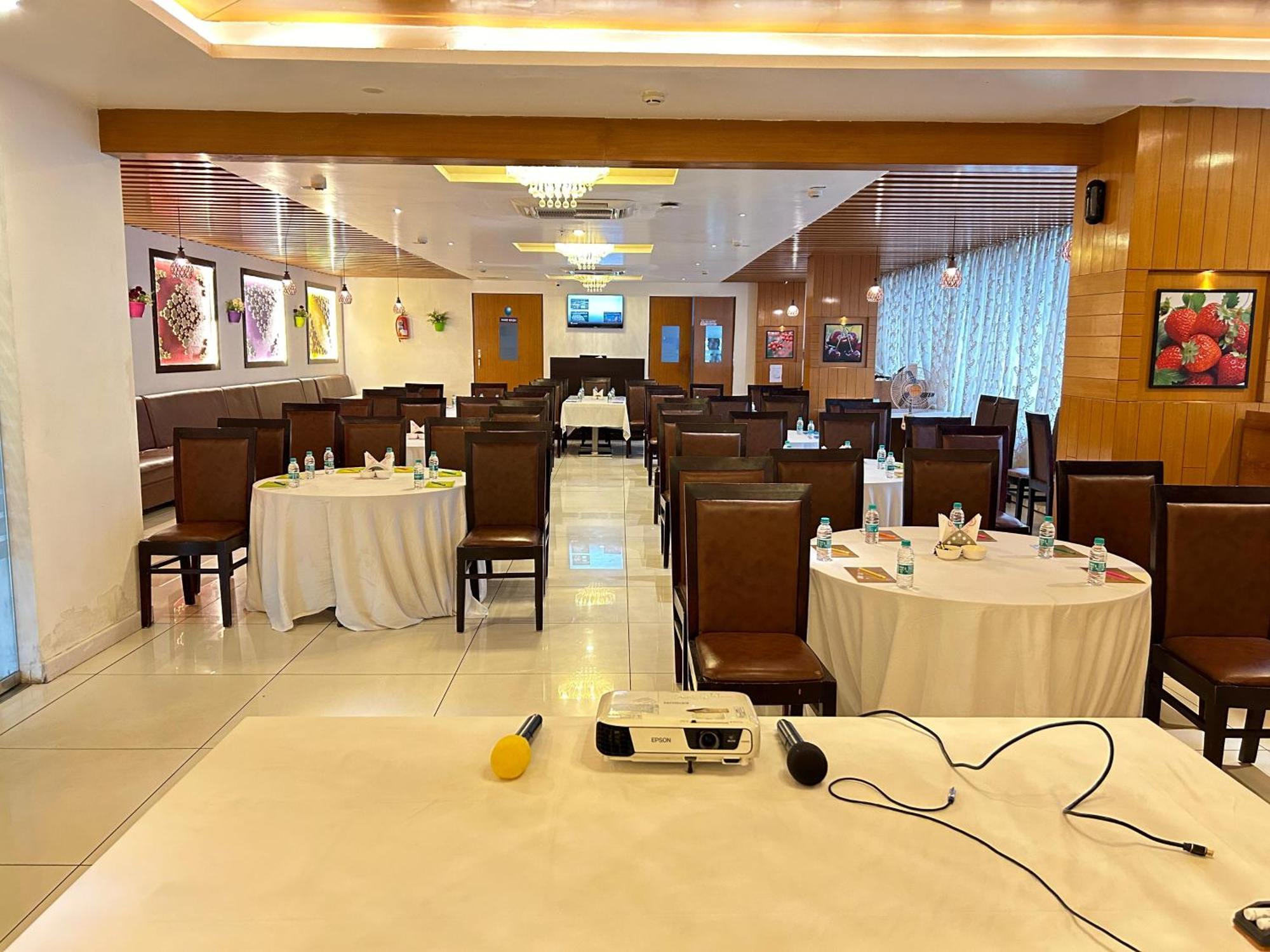 Hotel Lorven 维沙卡帕特南 外观 照片