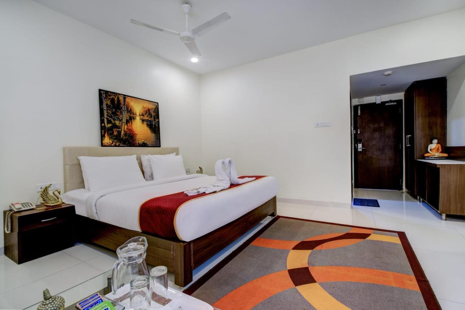 Hotel Lorven 维沙卡帕特南 外观 照片